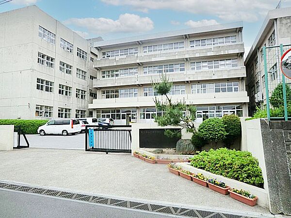 中学校 1400m 松戸市立六実中学校