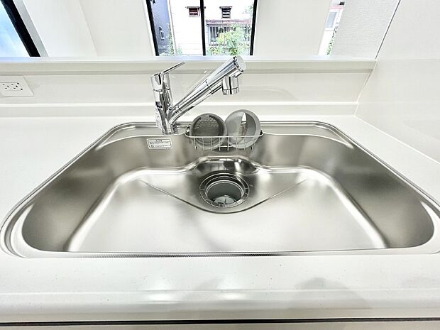 いつでも清潔なおいしいお水を。一つの水栓で水道水と浄水を使い分け。