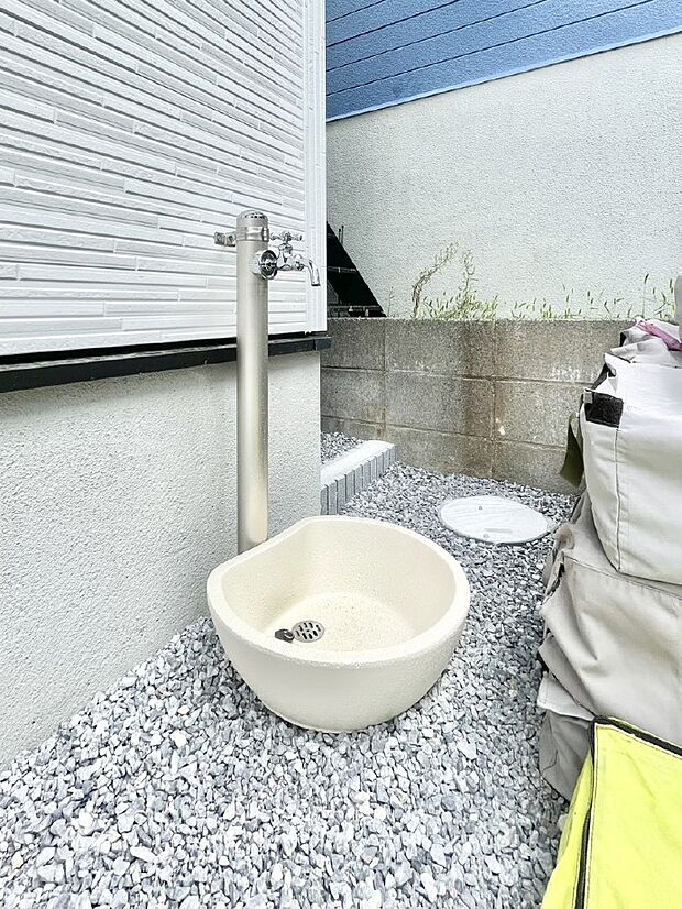 ガーデニングやお掃除に便利な外水栓  