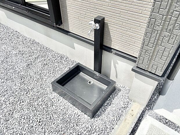 ガーデニングやお掃除に便利な外水栓  