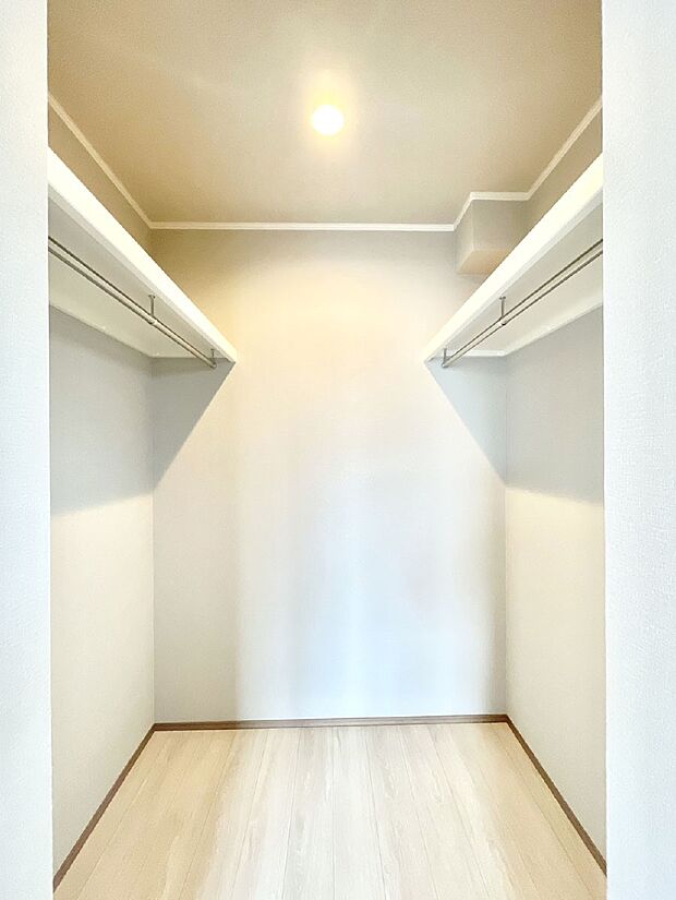 たっぷりの収納スペースで快適に暮らせそう 
