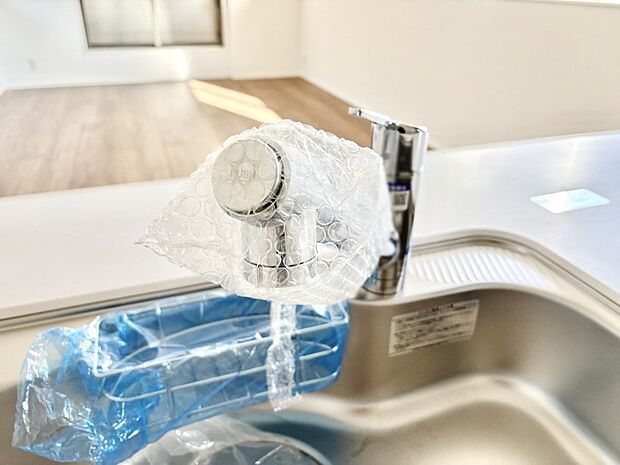いつでも清潔なおいしいお水を。一つの水栓で水道水と浄水を使い分け。