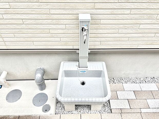 ガーデニングやお掃除に便利な外水栓  