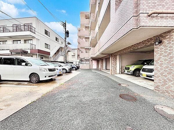 駐車場（空き状況は都度ご確認ください）