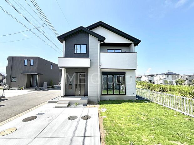 洗練された外観、上質な住空間が広がる室内は永く安心して過ごせる住居です。 