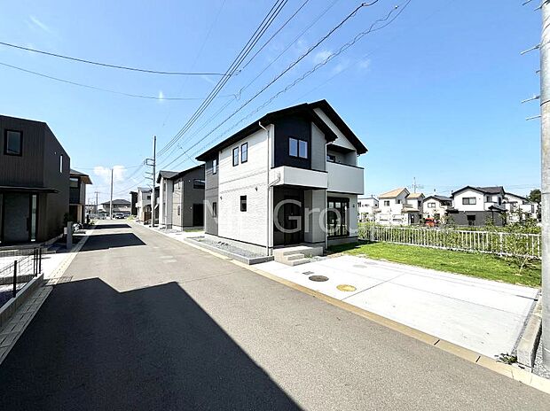 前面道路はきちんと整備されています
