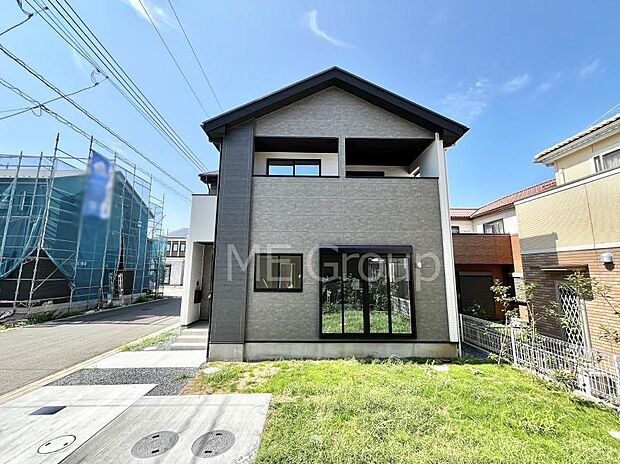 たっぷりの陽光と心地よい風が舞い込む住まい