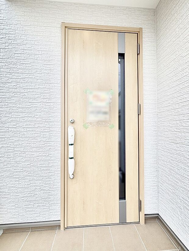 住まいの顔を演出する、玄関ドア。 