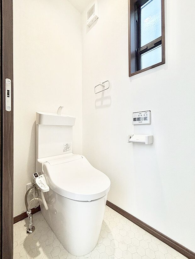 トイレは安心の2箇所！朝のバタバタも一安心です。 