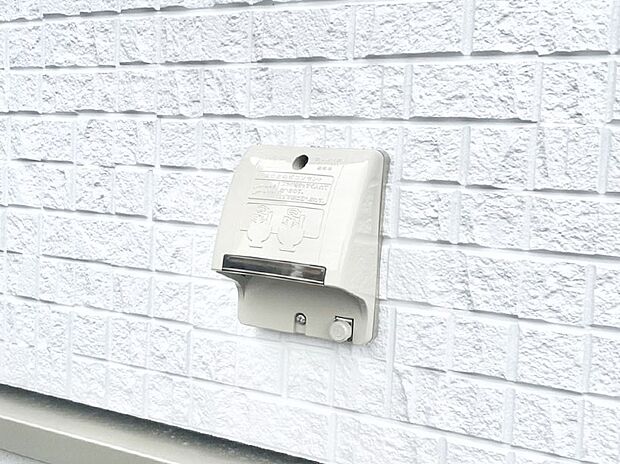 高圧洗浄機やエアーコンプレッサーなどの使用時に便利な外コンセント