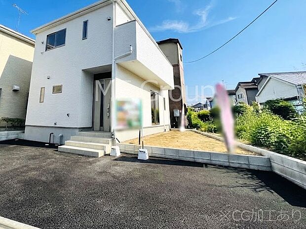 お子さまの遊び場や奥さまのガーデニングなど用途多彩な庭スペース!