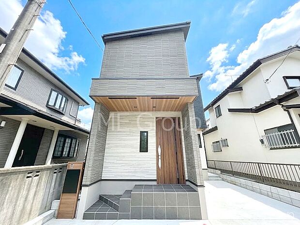 洗練された外観、上質な住空間が広がる室内は永く安心して過ごせる住居です。