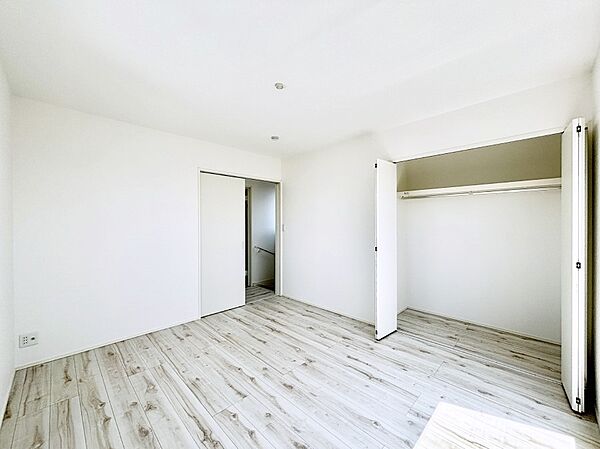 子供部屋にもおすすめな収納スペースたっぷりの居室