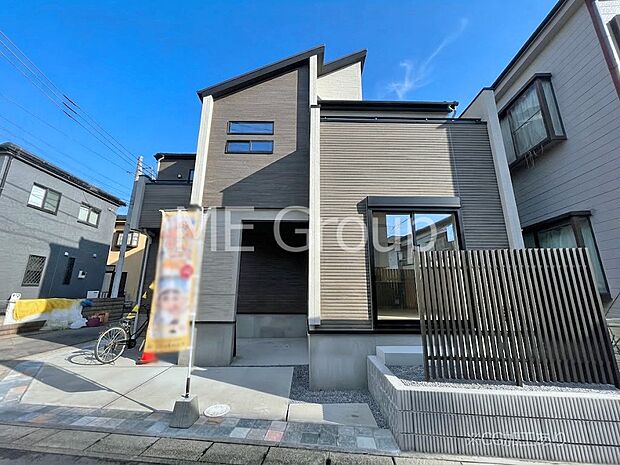 洗練された外観、上質な住空間が広がる室内は永く安心して過ごせる住居です。