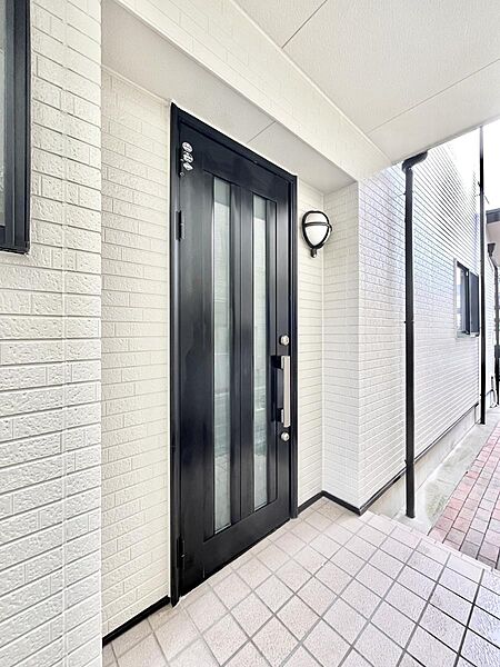 大切な家族、来客を出迎える玄関。