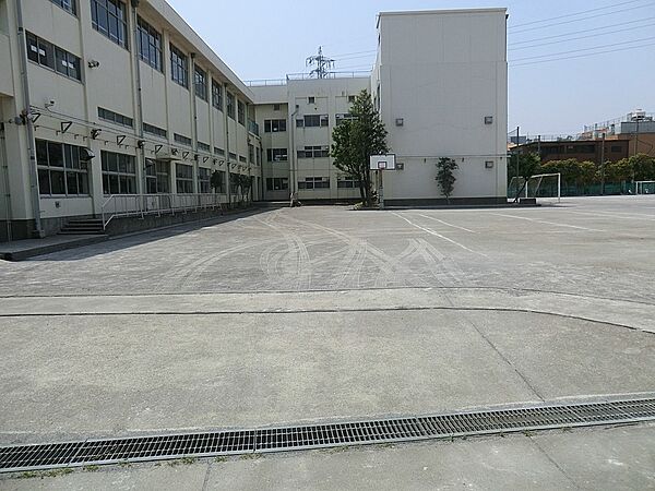 中学校 730m 足立区立谷中中学校