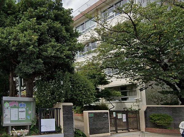 小学校 700m 葛飾区立細田小学校