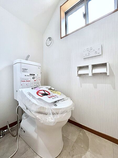 トイレは温水洗浄機能付き