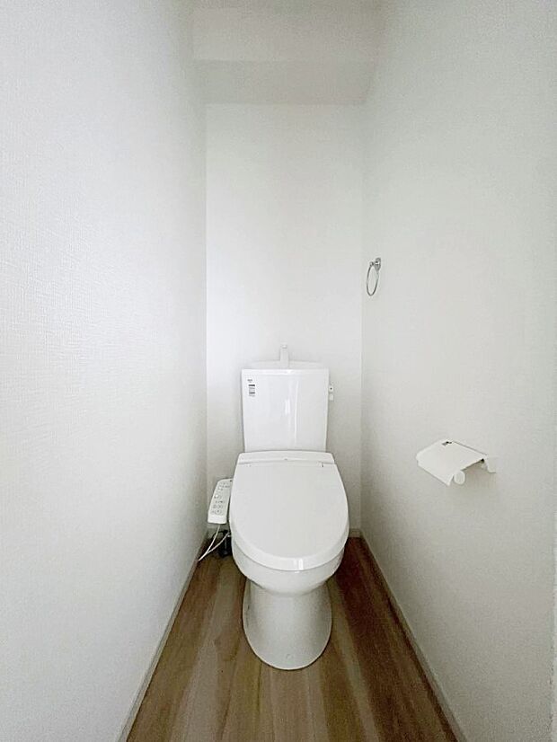 トイレは温水洗浄機能付き