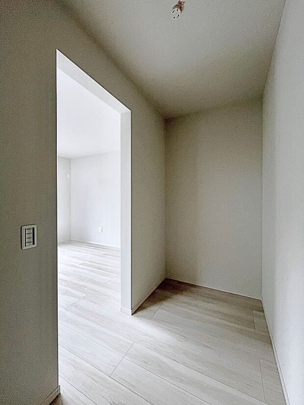 ウォークインクローゼットの活用で生活空間スッキリ