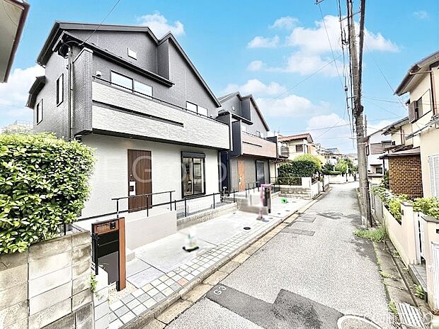 前面道路はきちんと整備されています  