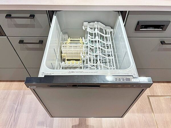 面倒なお片づけは食洗機にお任せ！家事の負担が減って、時間にも気持ちにもゆとりができます。
