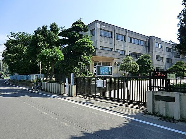 小学校 700m 春日部市立内牧小学校