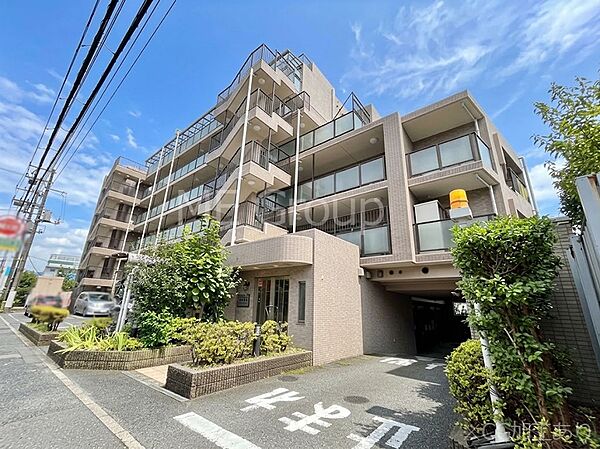 溢れる陽光でご家族の笑顔も輝く