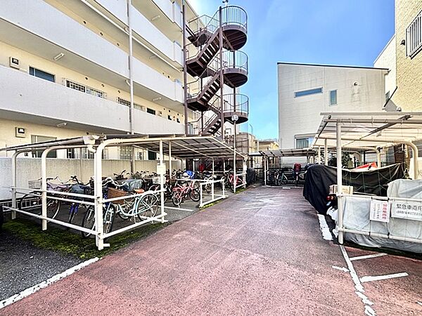 外観 自転車置き場（空き状況は都度ご確認ください）
