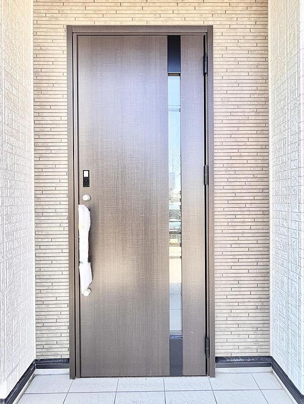 住まいの顔を演出する、玄関ドア。 