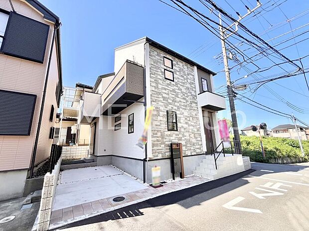 溢れる陽光でご家族の笑顔も輝く