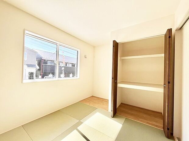 柔らかい畳の空間は、お子様の遊び場や来客時のおもてなしの場所として重宝します。