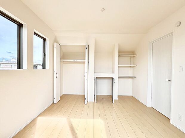 子供部屋にもおすすめな収納スペースたっぷりの居室