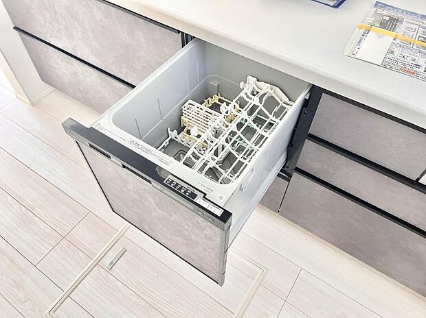 面倒なお片づけは食洗機にお任せ！家事の負担が減って、時間にも気持ちにもゆとりができます。
