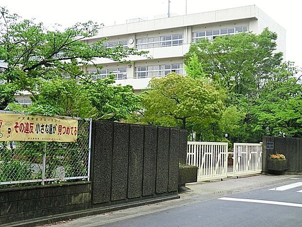 小学校 640m 吉川市立栄小学校