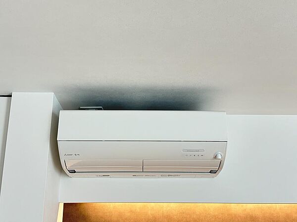 LDKエアコン。三菱：MSZ-AXV7124S,ピュアホワイト。