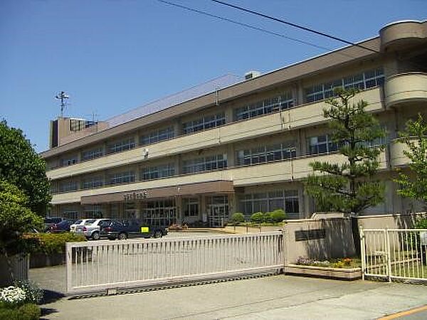 金沢市立浅野川小学校まで約1500ｍ(徒歩約19分)