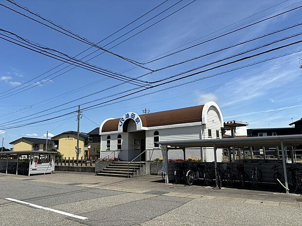 JR油田駅　徒歩約10分(約800ｍ)
