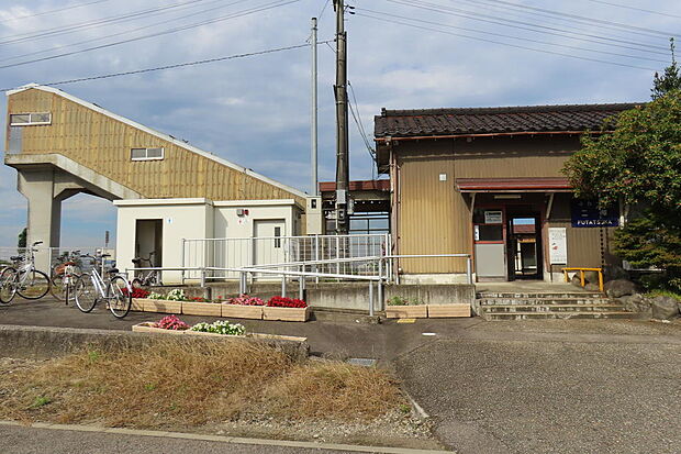 二塚駅まで約500〜700ｍ（徒歩約7〜9分）