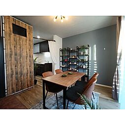 グランレナード上田 1階ワンルームのリビング/ダイニング