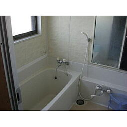 紅花アパート 1階3LDKの室内