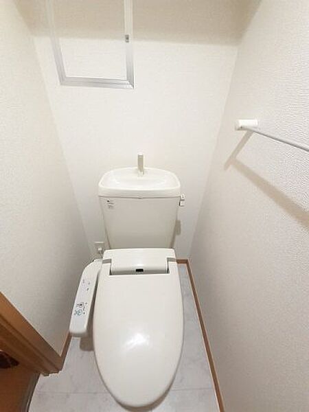 画像9:シンプルで使いやすいトイレです