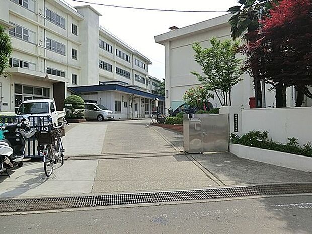 川崎市立久末小学校 徒歩16分。 1240m