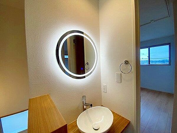 鏡に電源があります最新