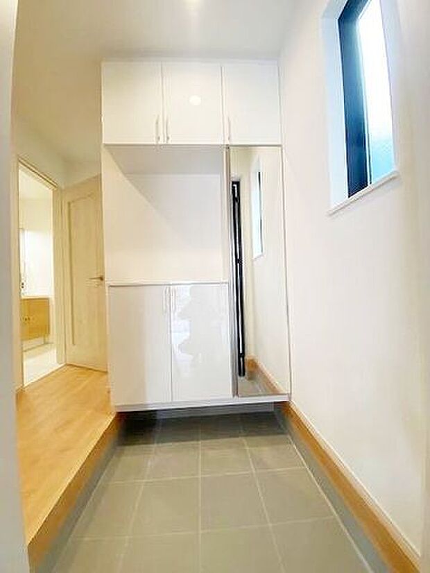 玄関下駄箱は収納量が多いです