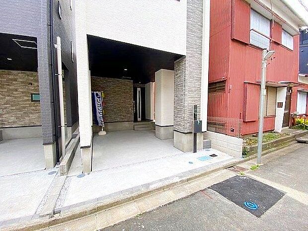 高さのある車も駐車できます。