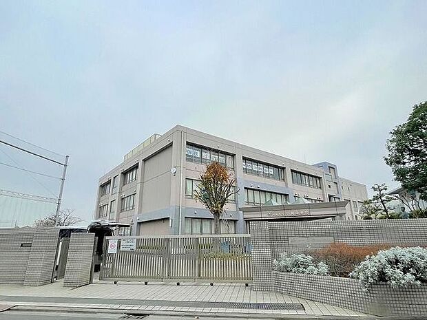 川崎市立平間中学校 徒歩10分。 750m