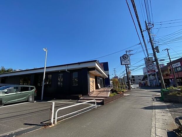 むさしの森珈琲 徒歩5分。 390m