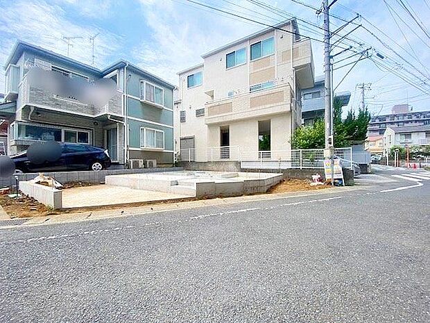 販売現地