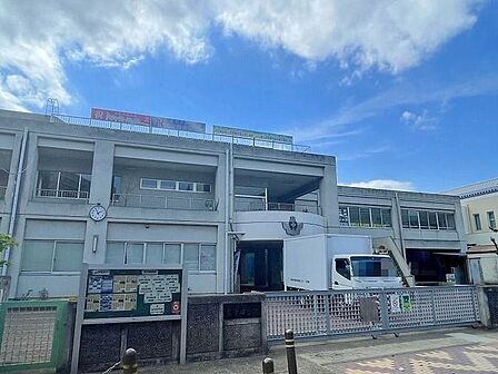 高津中学校 徒歩14分。 1060m